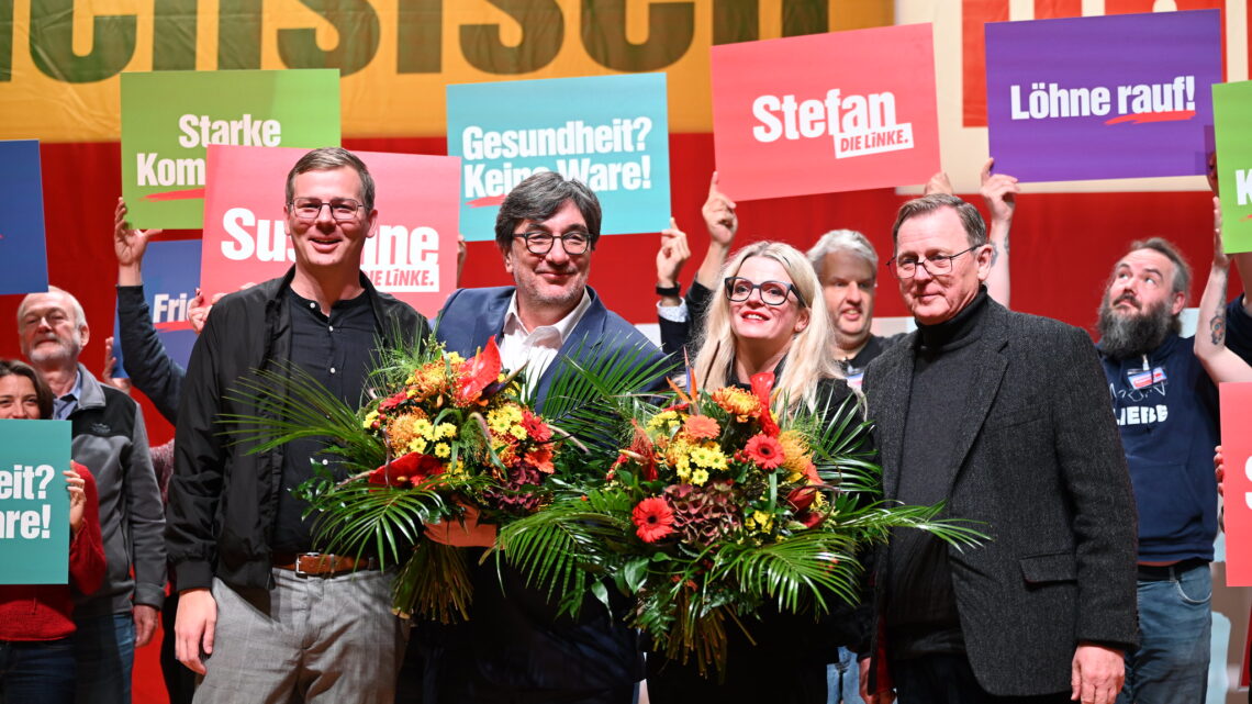 Sebastian Walter, Stefan Hartmann, Susanne Schaper und Bodo Ramelow nach der Kür der SpitzenkandidatInnen auf der 1. Tagung des 17. Landesparteitages